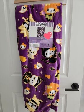 NWT Hello Kitty & Friends Purple Halloween Throw